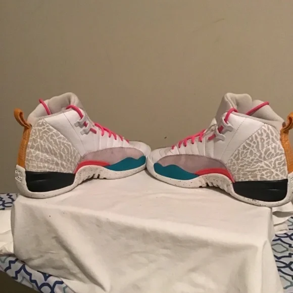 🔥😎JORDAN, unisex, size 5Y, new condition, see photos, these are immaculate 🔥
